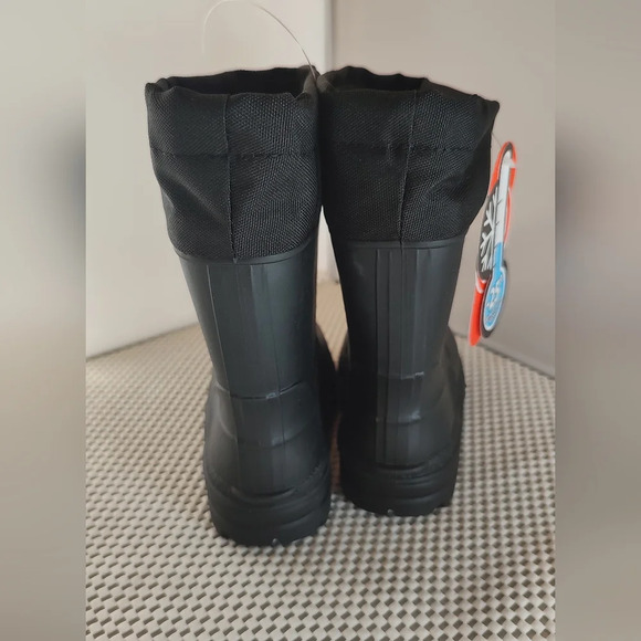 Little kids winter boots Boys Size 7 String closure Waterproof slip resistant - Picture 2 of 7